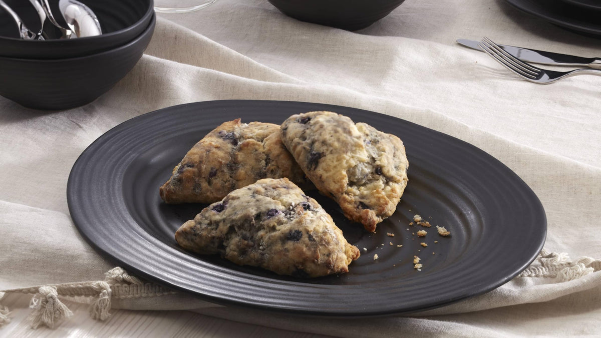 Black Ridge Piece Dinnerware Set (12 Count)
