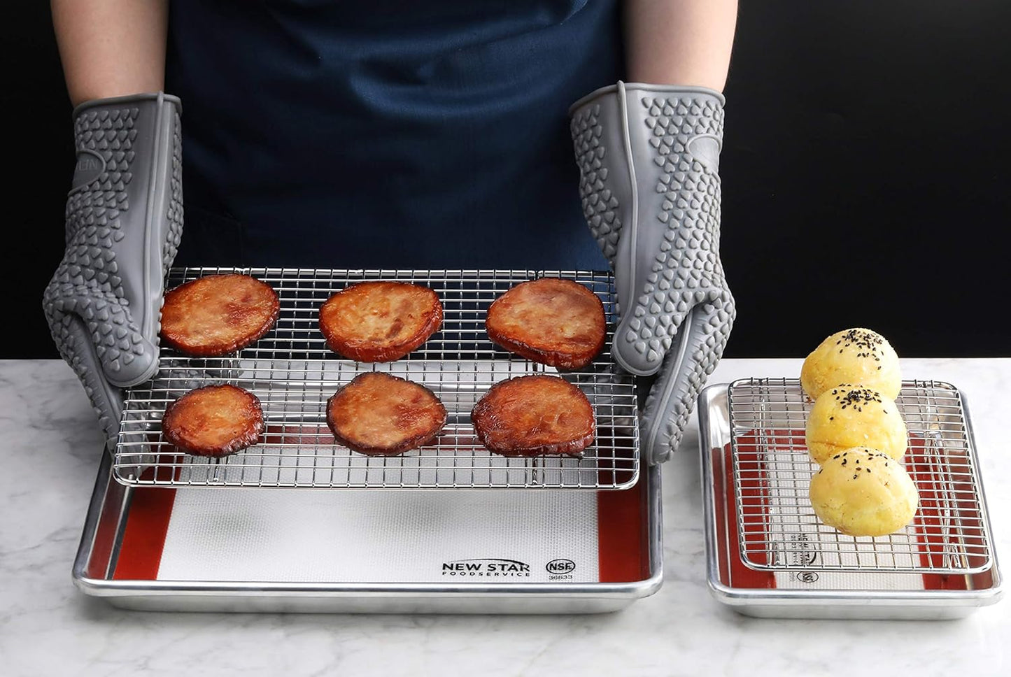 New Star Foodservice 1028768 Commercial-Grade Bun Pan/Baking Sheet, Baking Mat, Cooling Rack Combo, 1/8 and 1/4 Sizes Each - Culinary Roots