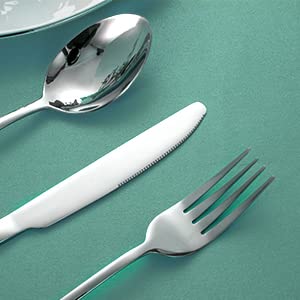 16 Piece Silverware Set with 8 Dinner Knives and 8 Dinner Forks
