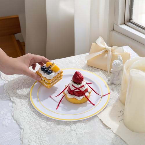 100PCS Gold Plastic Plates (100 Count)