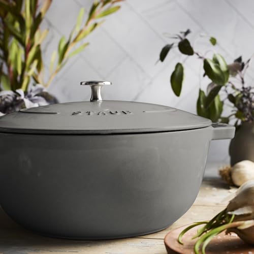 Cast Iron Essential French Oven