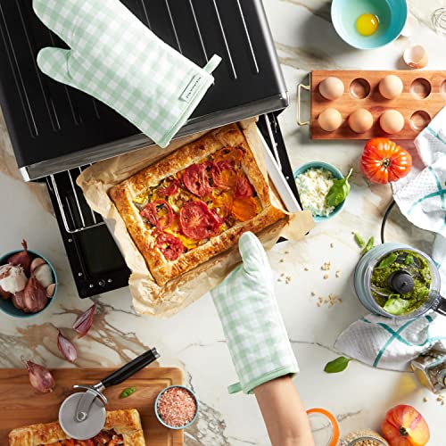 Gingham Oven Mitt 2