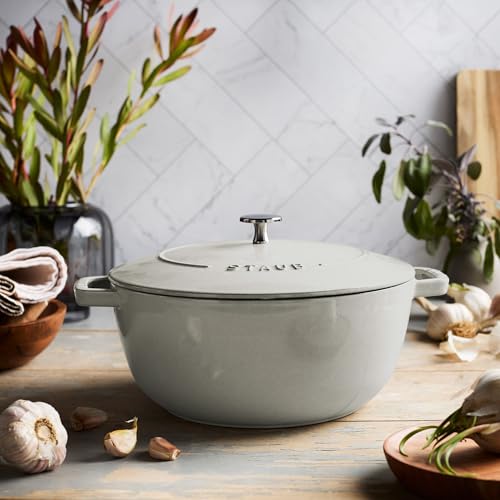 Cast Iron Essential French Oven