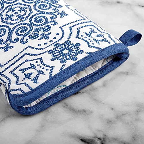 Strie Medallion Oven Mitt 2