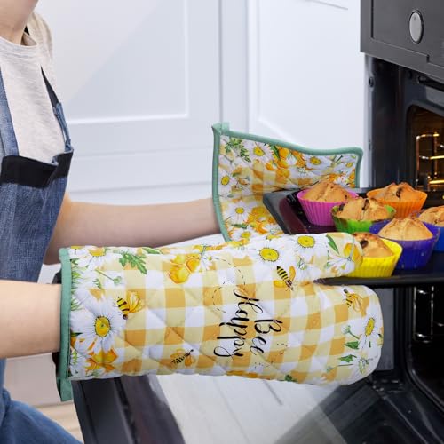 Bee Daisy Oven Mitts and Pot Holders Set (2 Count)