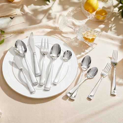 65 Piece Flatware Set (65 Count)
