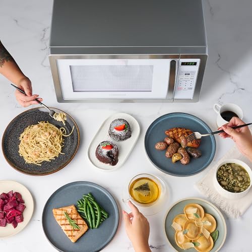 1.1 Cu. Ft. Countertop Microwave Oven