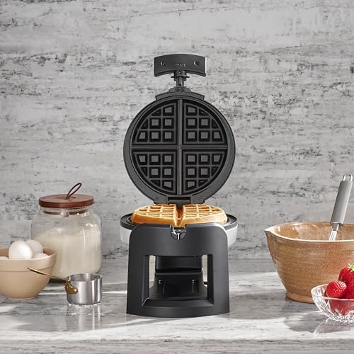 Flip Belgian Waffle Maker