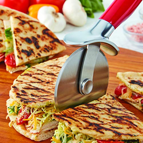 Classic Pizza Wheel with Sharp Blade For Cutting Through Crusts