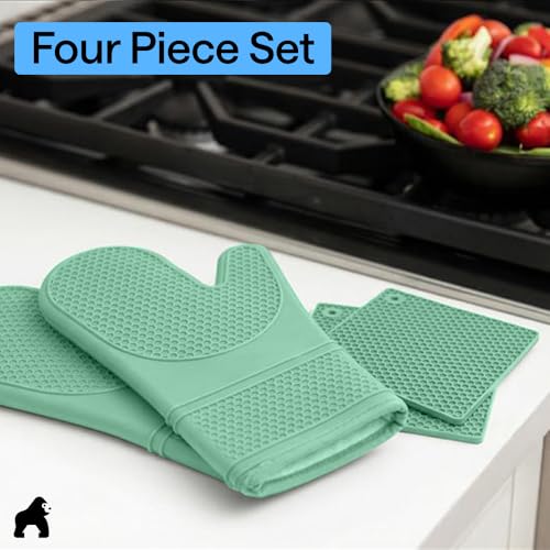 BPA Free Silicone Oven Mitts and Pot Holders Set (4 Count)