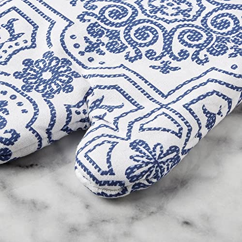 Strie Medallion Oven Mitt 2