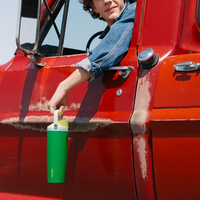 Owala FreeSip Sway Insulated Stainless Steel Water Bottle with Two-Way Spout, Built-In Straw and Bucket Handle, Made for Travel, School, and Sports, 30oz, BPA Free, Leak Proof, Putting Green