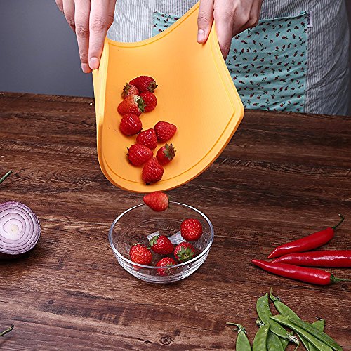 Thick Silicone Cutting Board 12.6'' x 9.1'' Juice Grooves Easy Grip Handle Dishwasher Safe