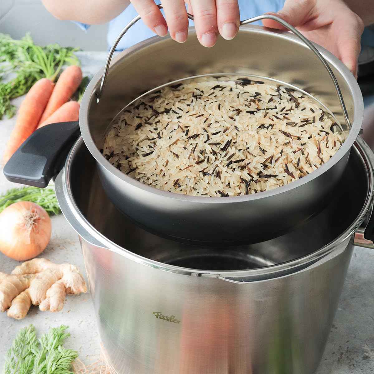 Vitavit Premium Pressure Cooker with Steamer Insert