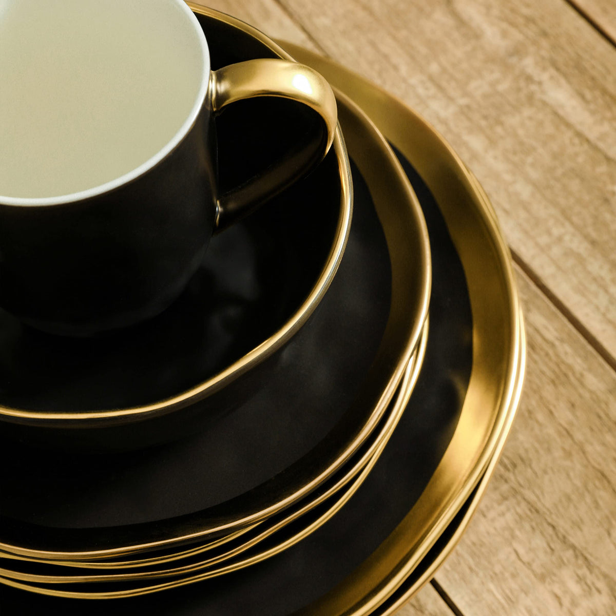 Florian Modern Porcelain 16 Piece Dinnerware Set (16 Count)