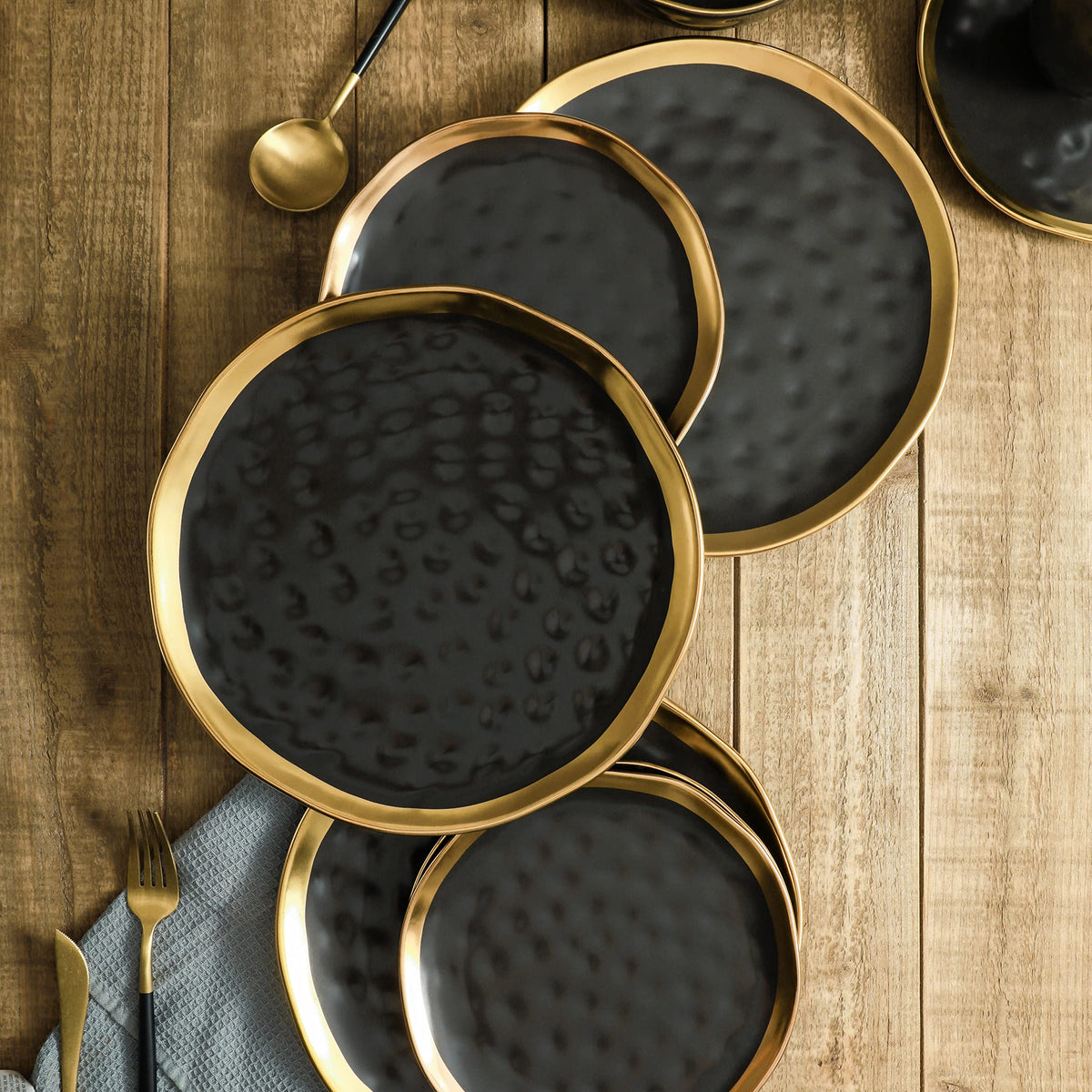 Florian Modern Porcelain 16 Piece Dinnerware Set (16 Count)